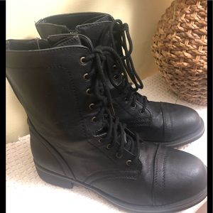 Leather black boots
